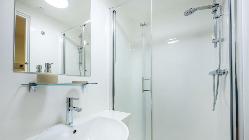 Property photo 1 of 30