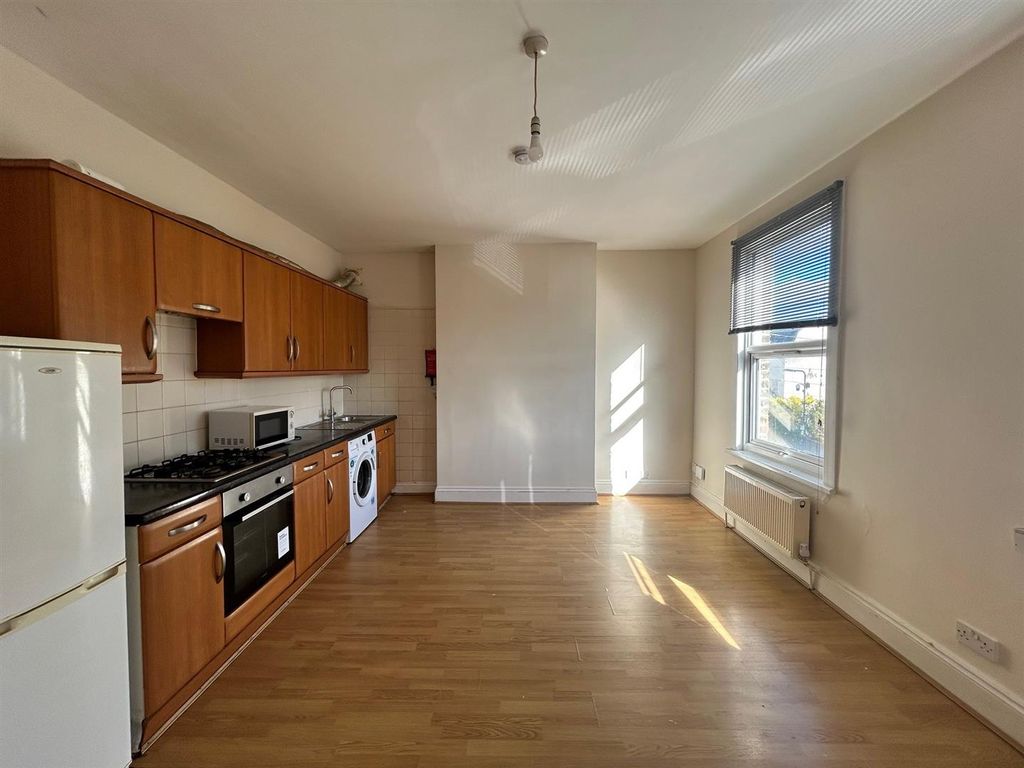 Property photo 2 of 8 2