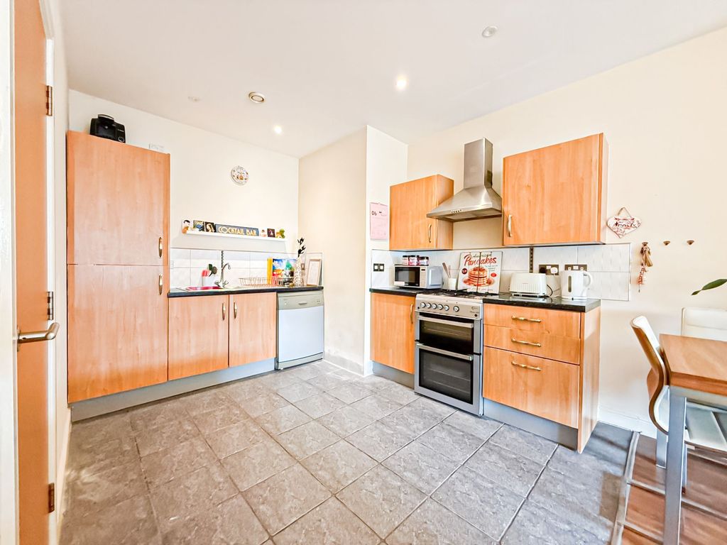 Property photo 2 of 16 Photo 5