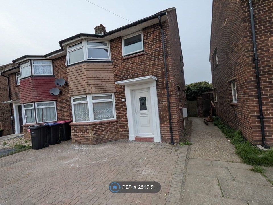 Property photo 2 of 25