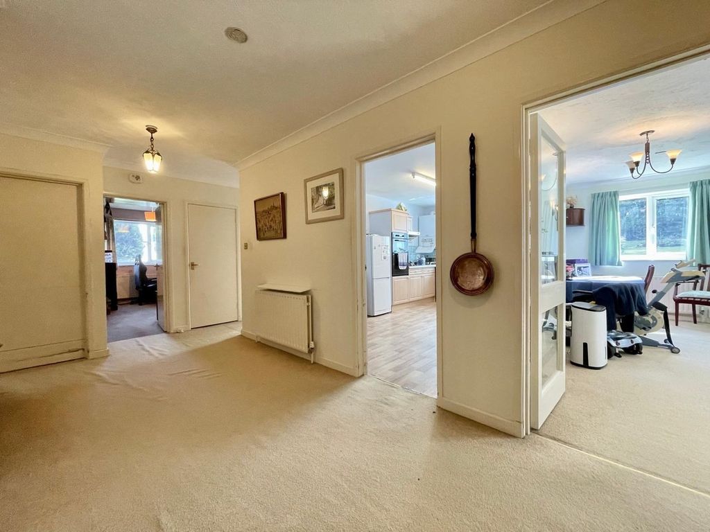 Property photo 3 of 18