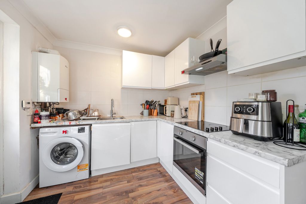 Property photo 2 of 24 1528975-8-1A120F3...