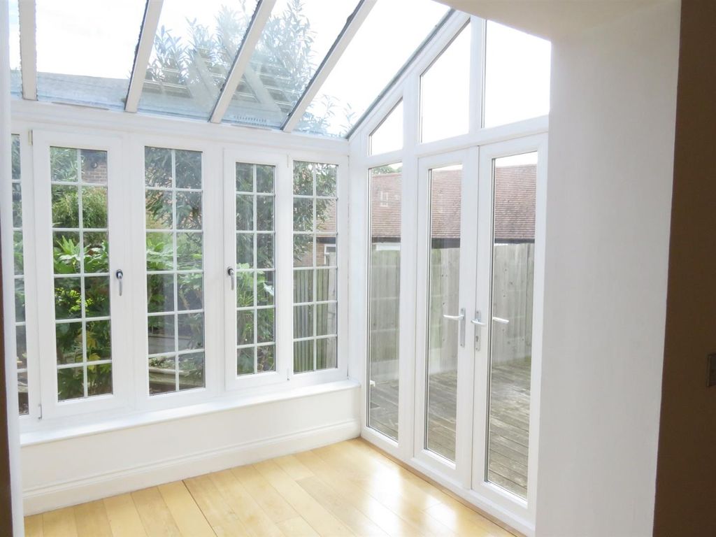 Property photo 2 of 23 Conservatory