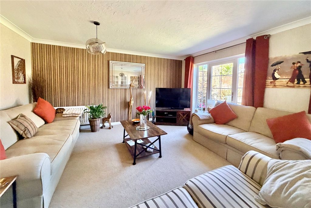 Property photo 2 of 17 Picture No. 28