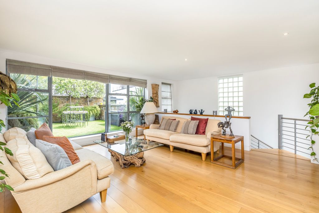 Property photo 3 of 16