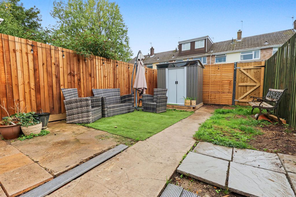 Property photo 3 of 19 Garden