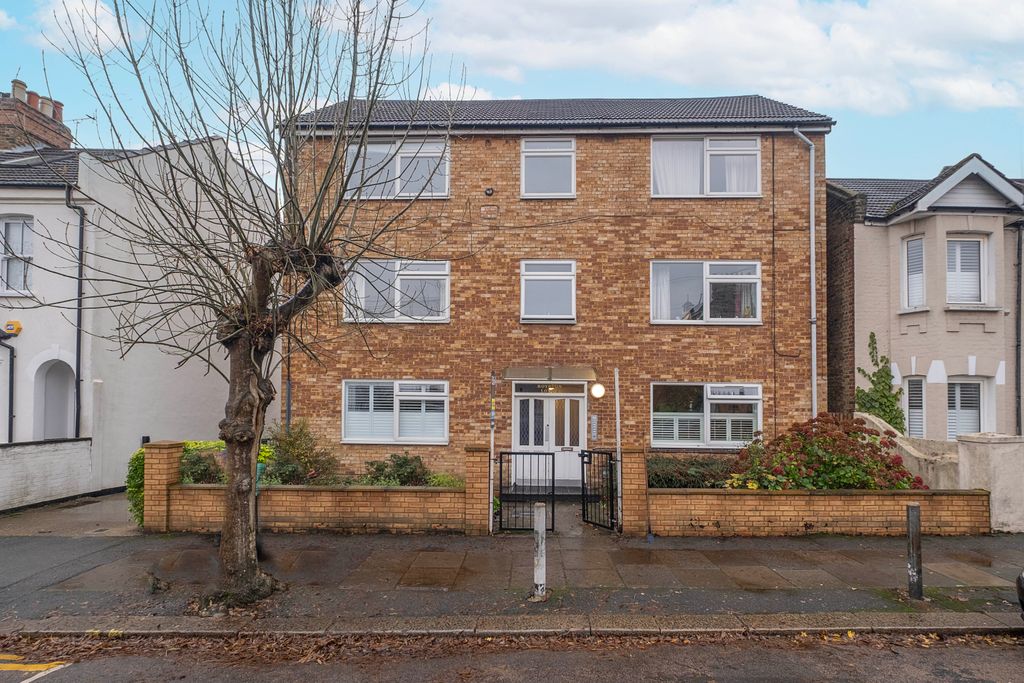 Property photo 1 of 11