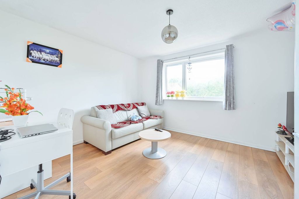 Property photo 1 of 9