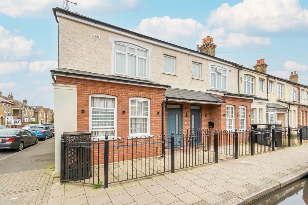 Property photo 1 of 4