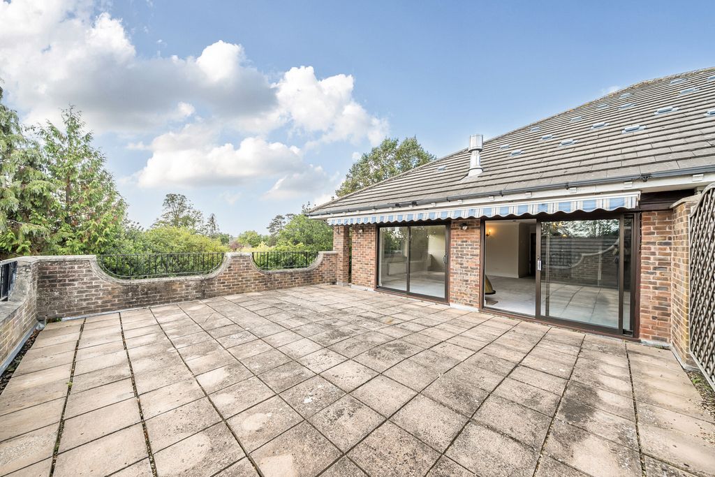 Property photo 1 of 21 1347362-4-68Bf07F...