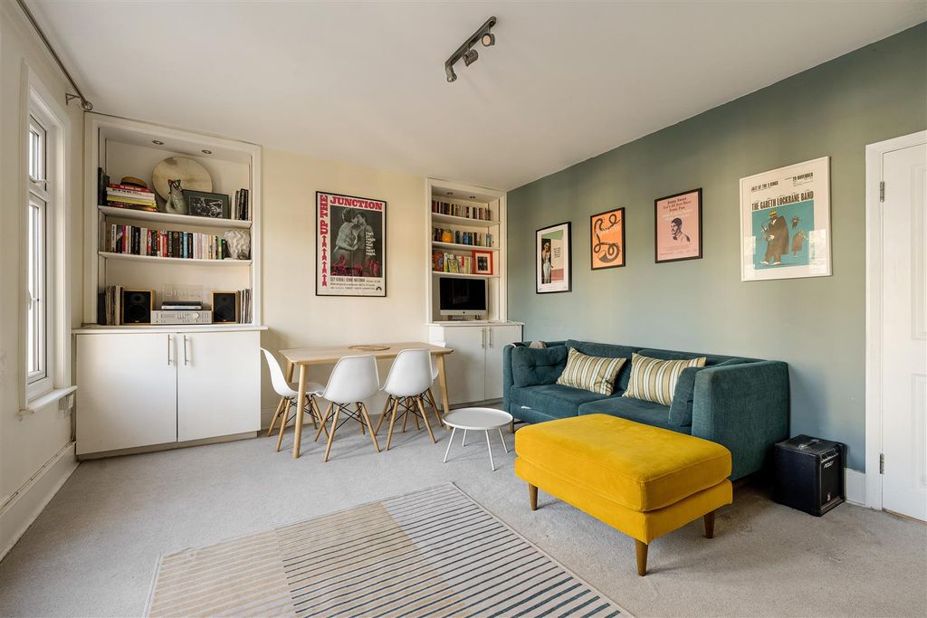 Property photo 3 of 19 Talbot Road, N15