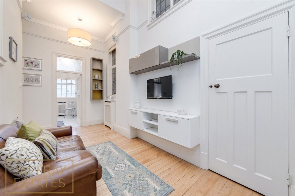 Property photo 1 of 8 Picture No. 18