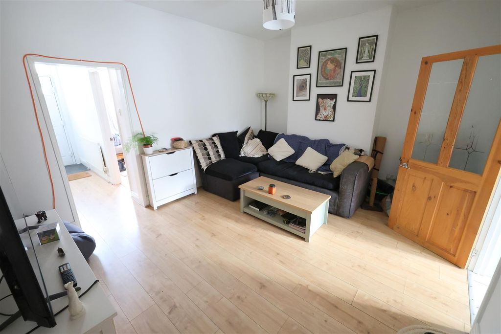 Property photo 3 of 17 Gpt Lounge.Jpg