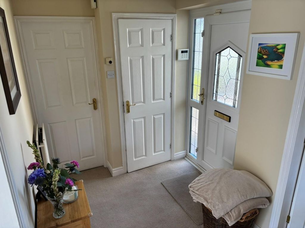 Property photo 3 of 41 Hall 1.Jpeg