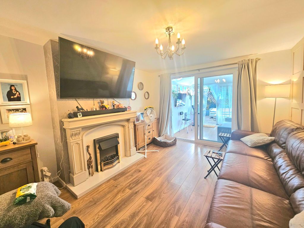 Property photo 2 of 24
