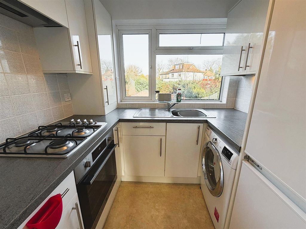 Property photo 3 of 11 8.Jpg