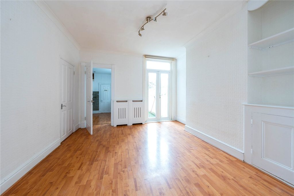 Property photo 3 of 15 Picture No. 03