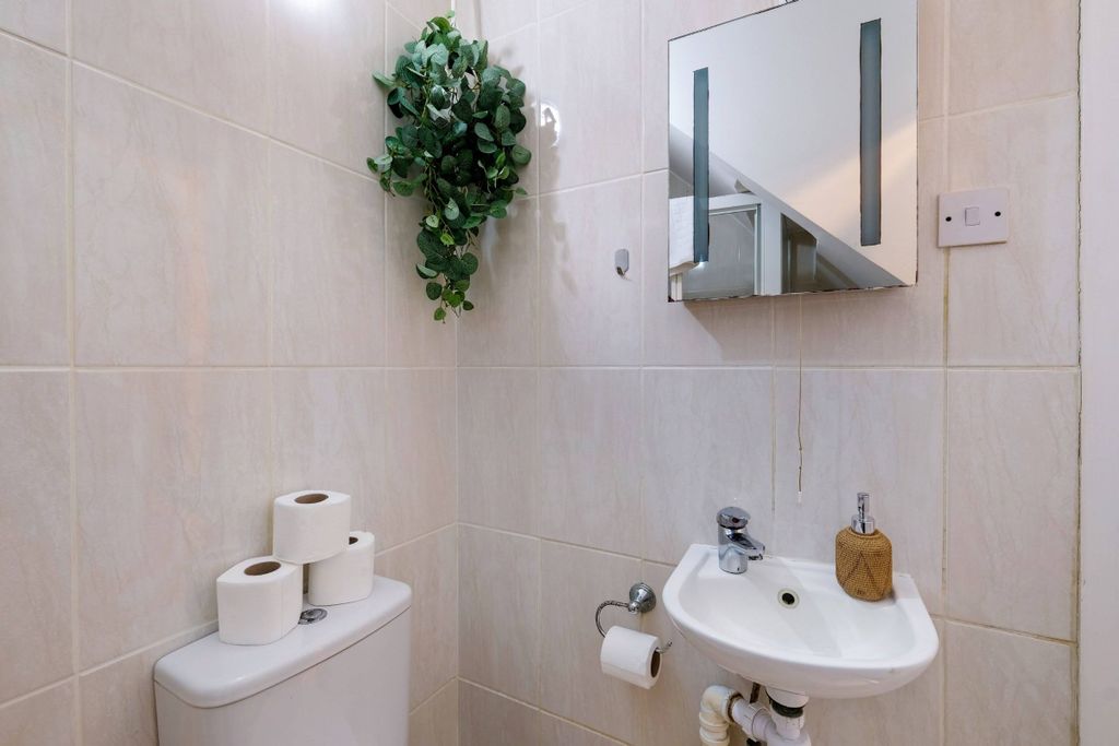 Property photo 2 of 44