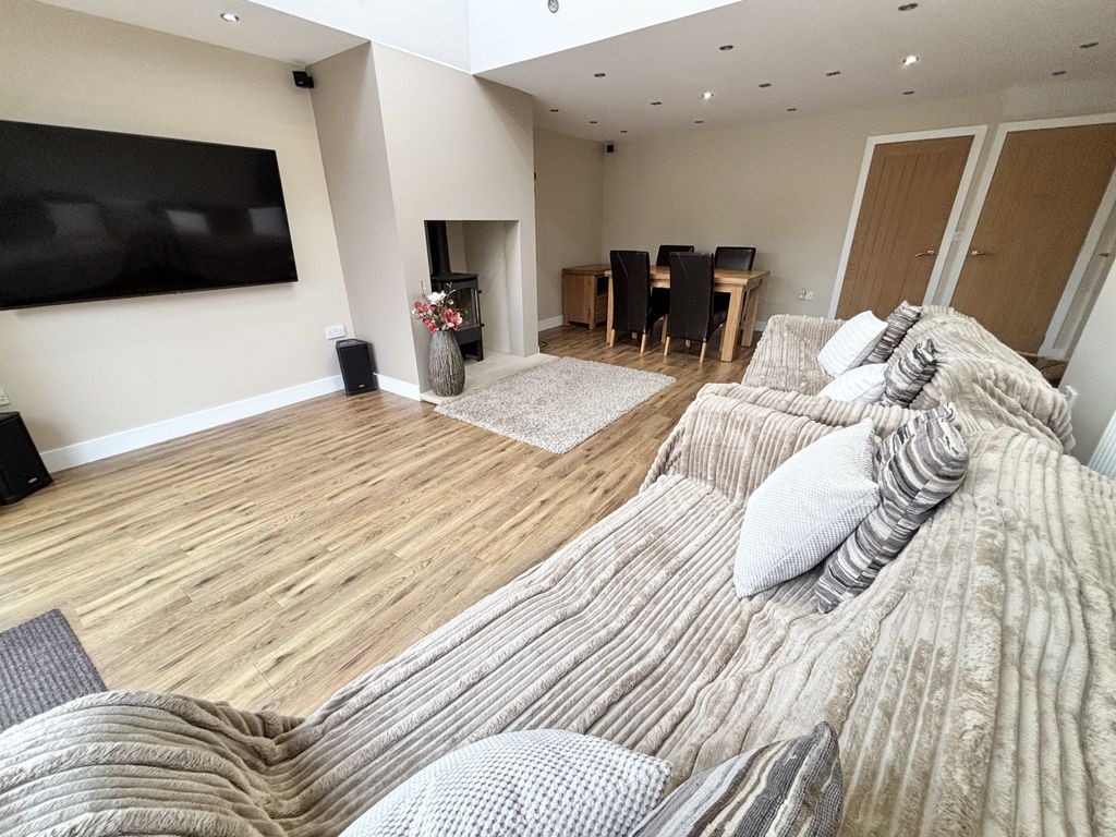 Property photo 2 of 30