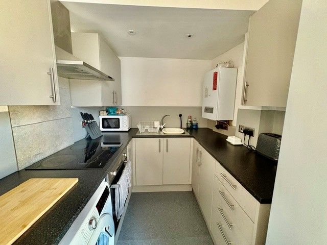 Property photo 3 of 6 Kitchen