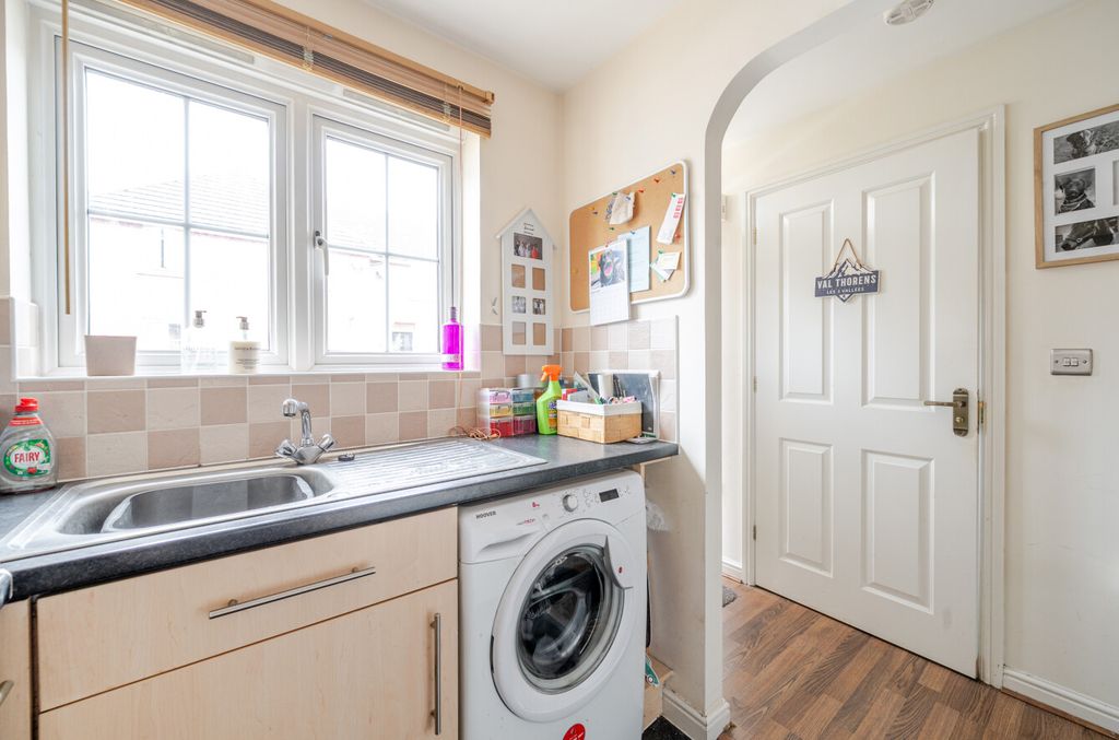 Property photo 3 of 16 1332072-5-689475F061c3c
