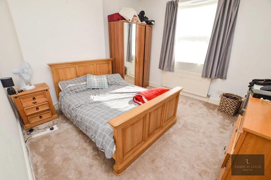 Property photo 3 of 6