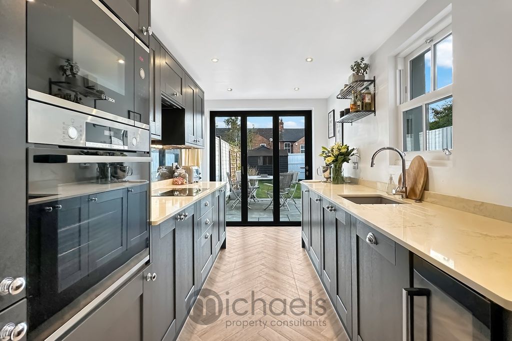 Property photo 2 of 23