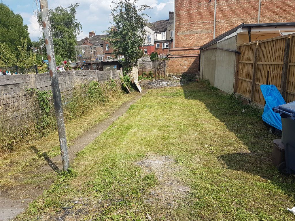 Property photo 2 of 9 Photograph 3