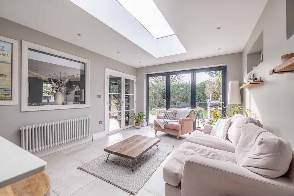 Property photo 2 of 32