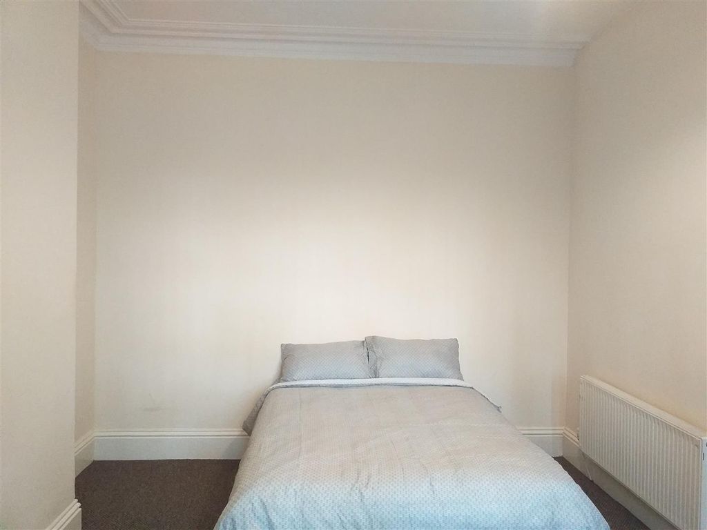Property photo 2 of 13 Room 1