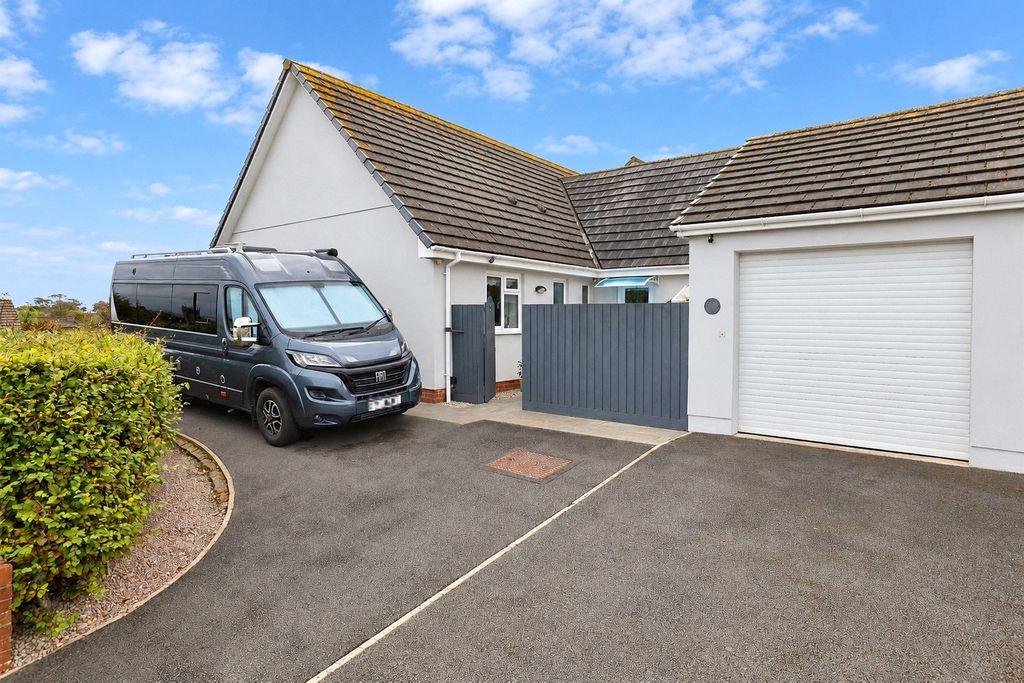 Property photo 2 of 19 Picture No. 51