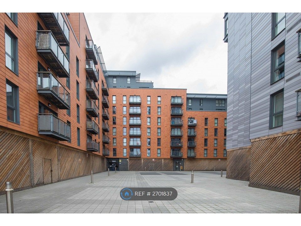 Property photo 2 of 35