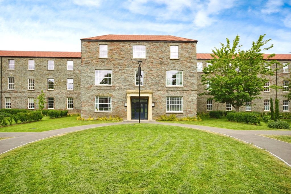 Property photo 2 of 20 Picture No. 24