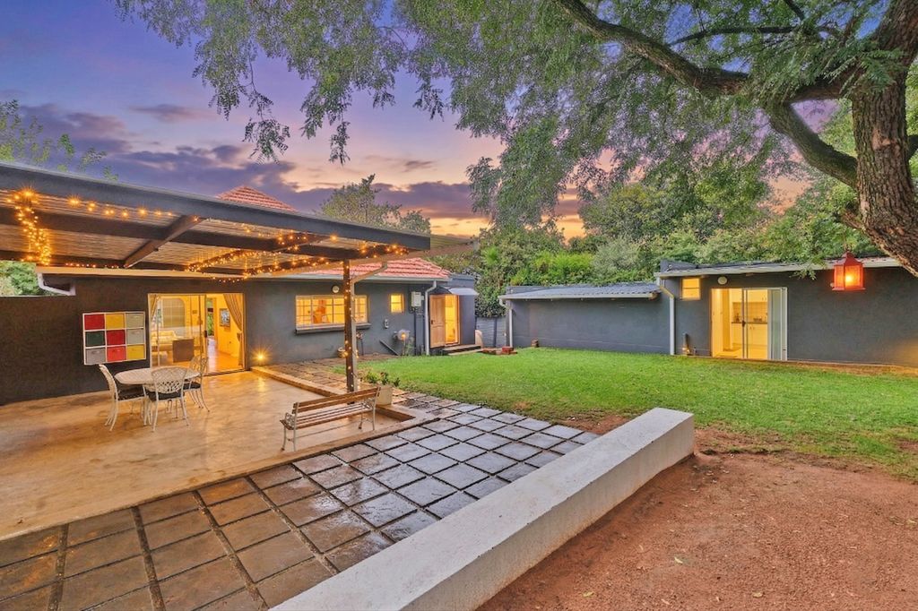 Property photo 1 of 18