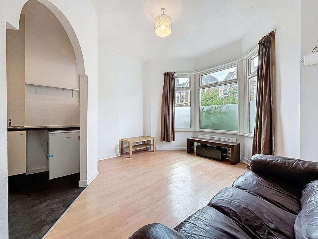 Property photo 1 of 12 Living Room