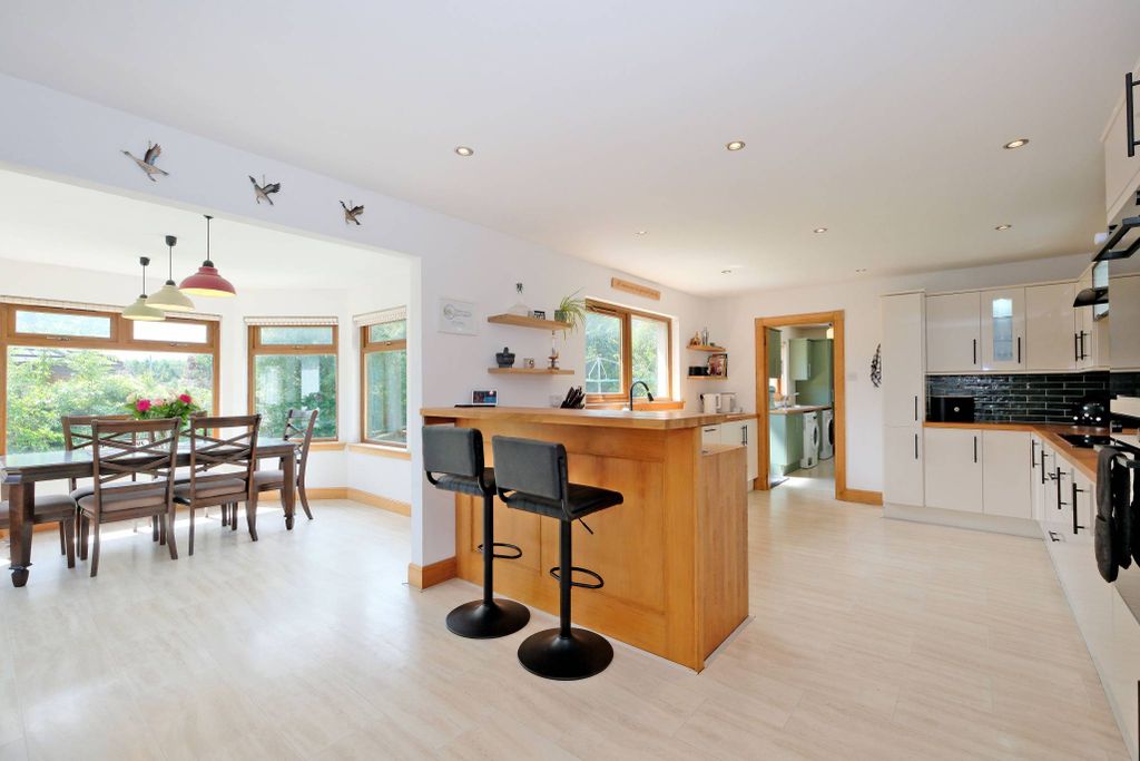 Property photo 2 of 30