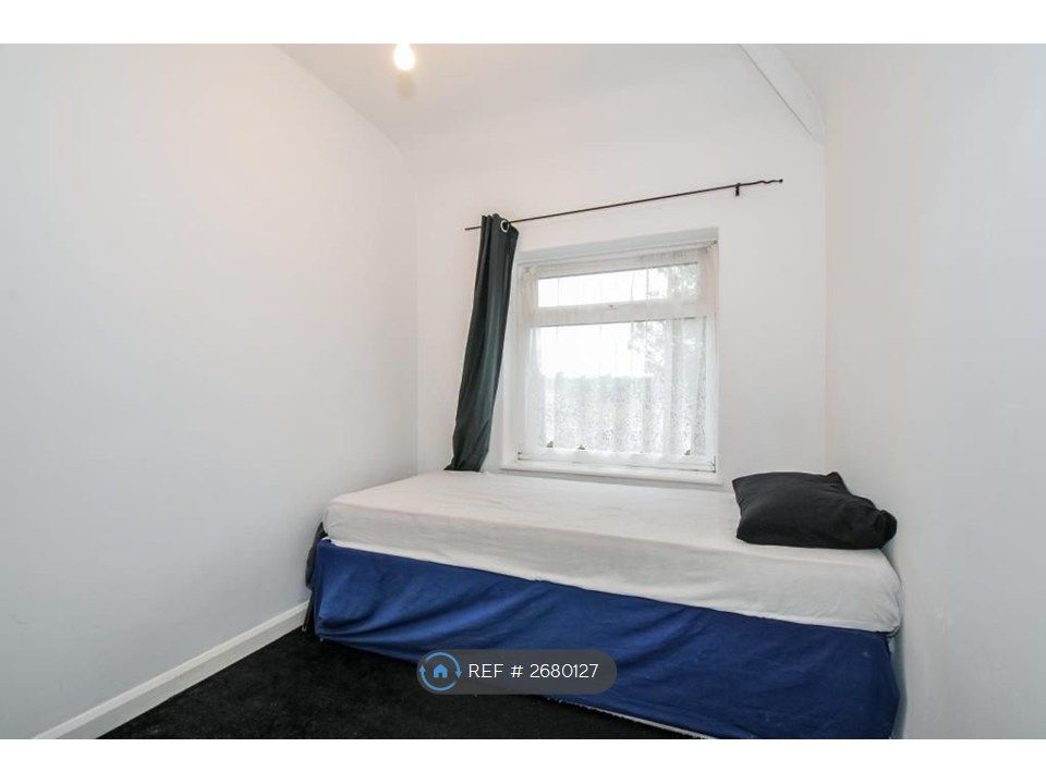 Property photo 3 of 10 Second Bedroom