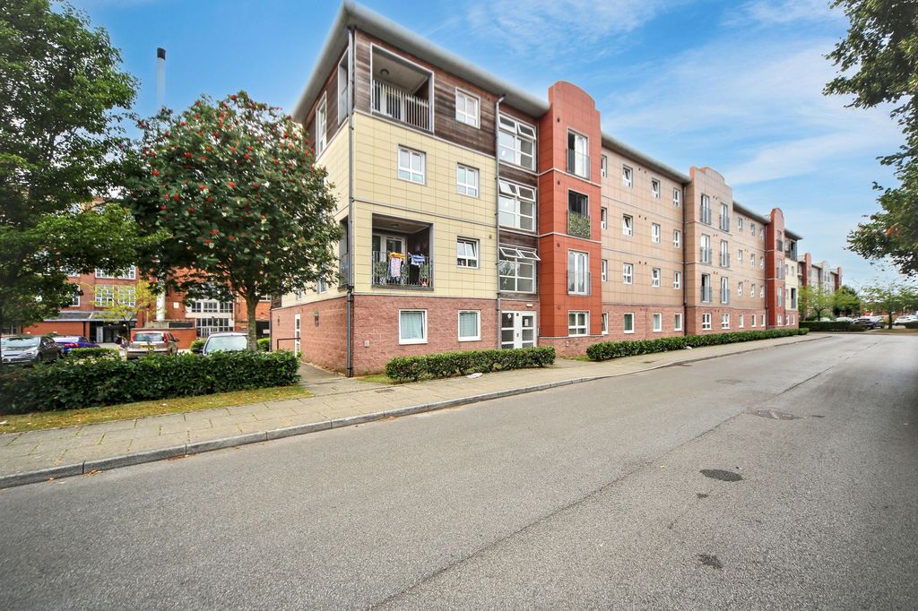 Property photo 1 of 18