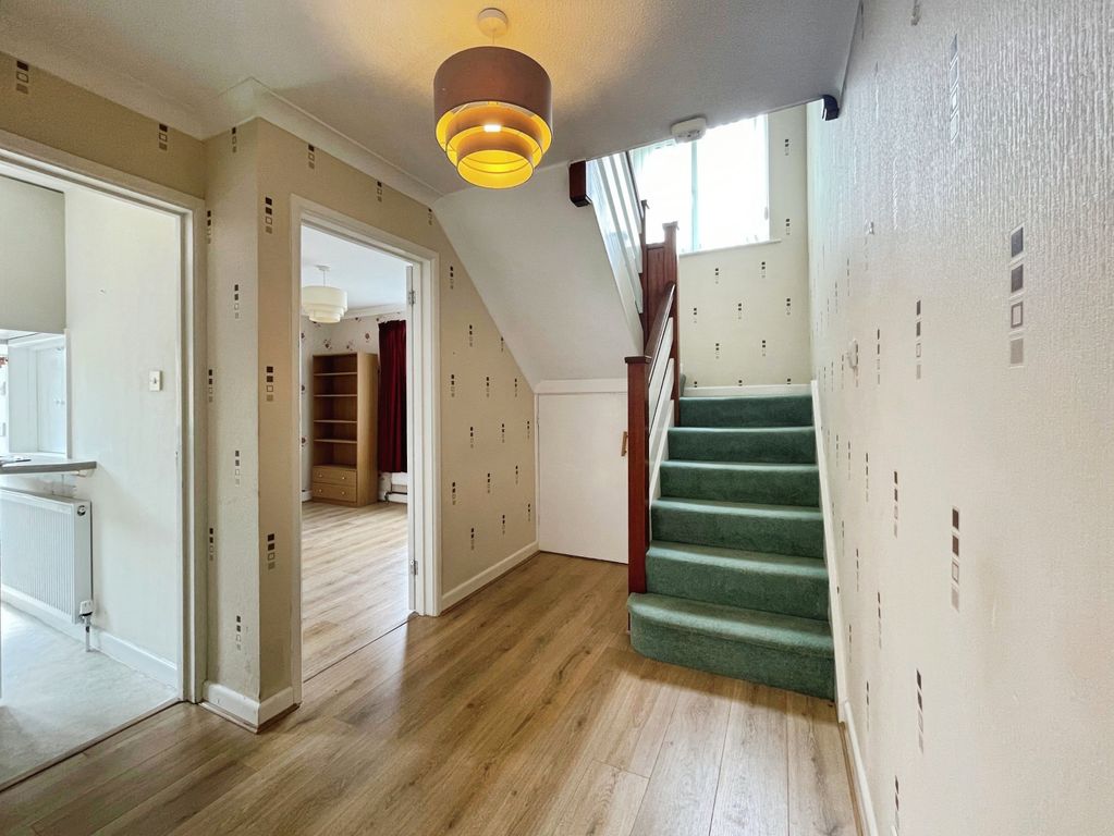 Property photo 3 of 30 82B25259-Hallway 20Down