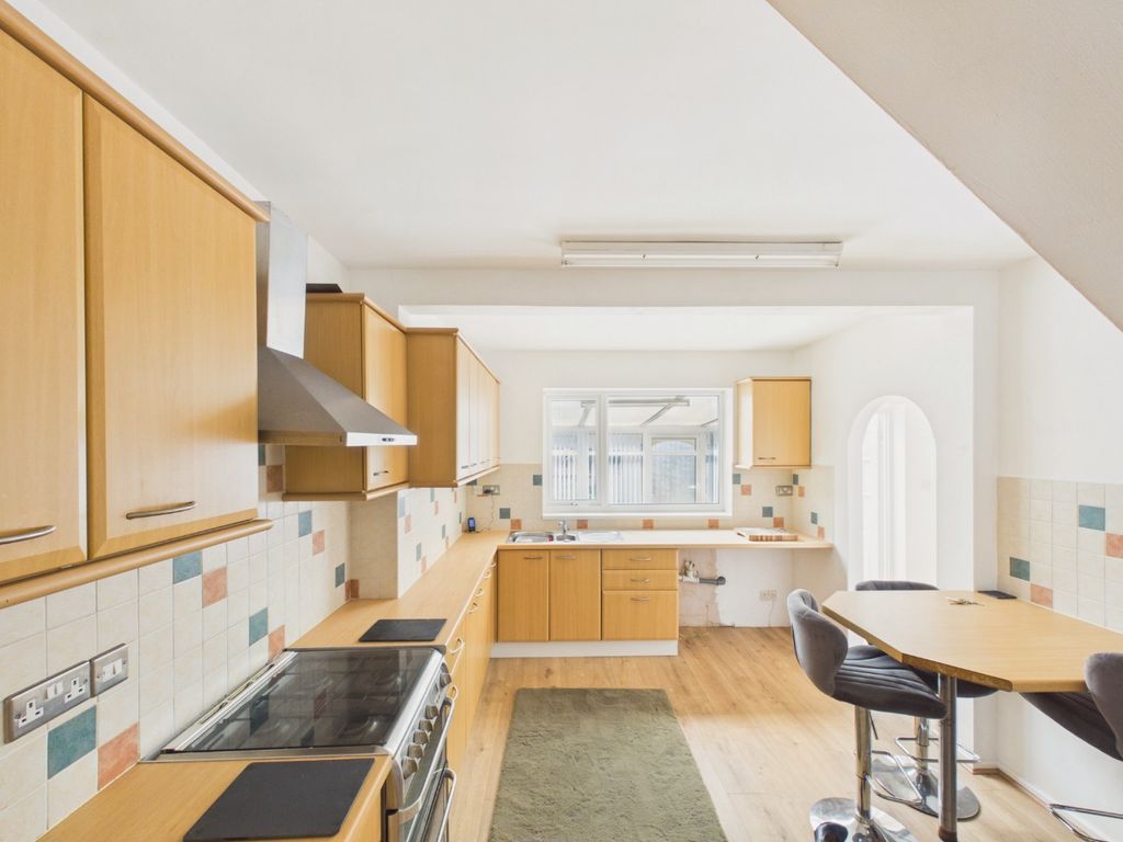 Property photo 2 of 22 5296985