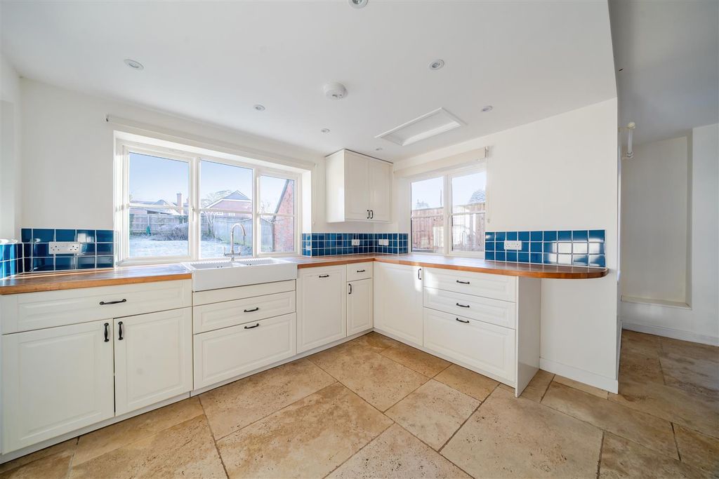 Property photo 3 of 24 Kitchen