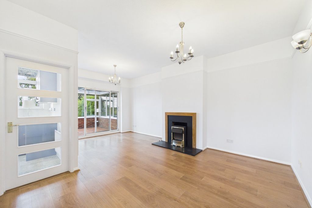 Property photo 2 of 16 Picture No. 05