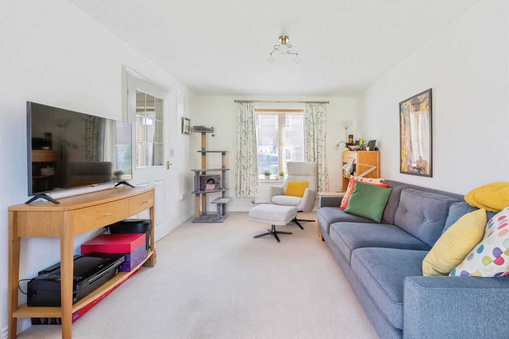 Property photo 3 of 13