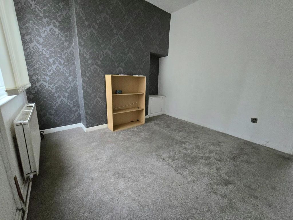 Property photo 2 of 9 Living Room