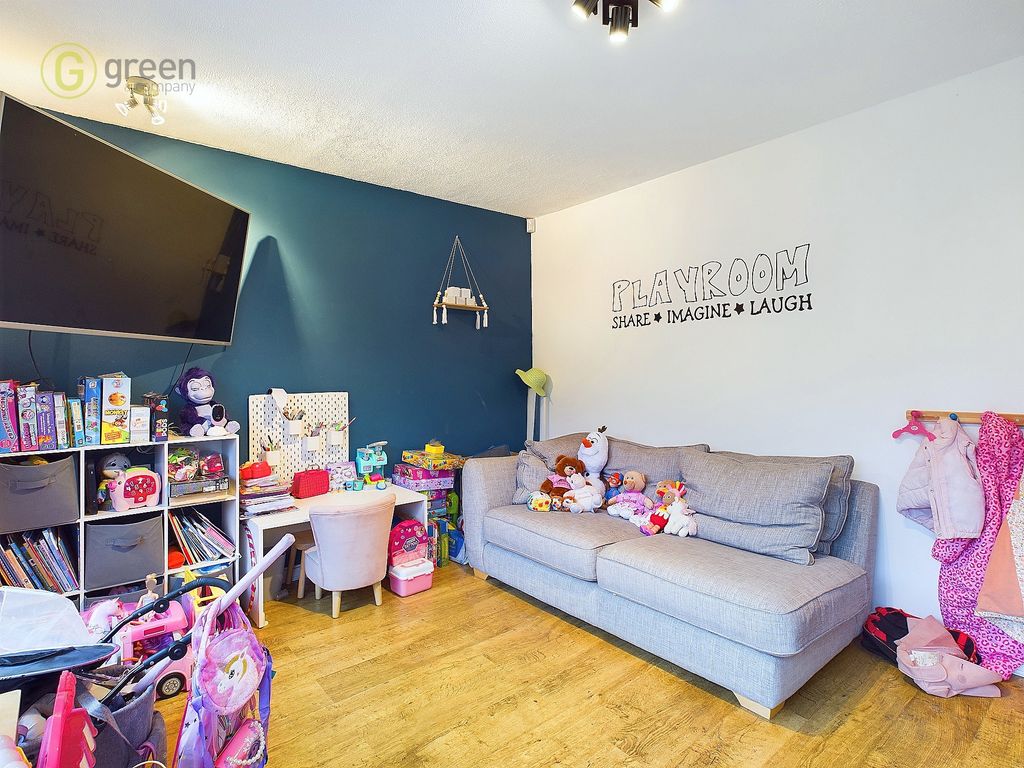 Property photo 2 of 25