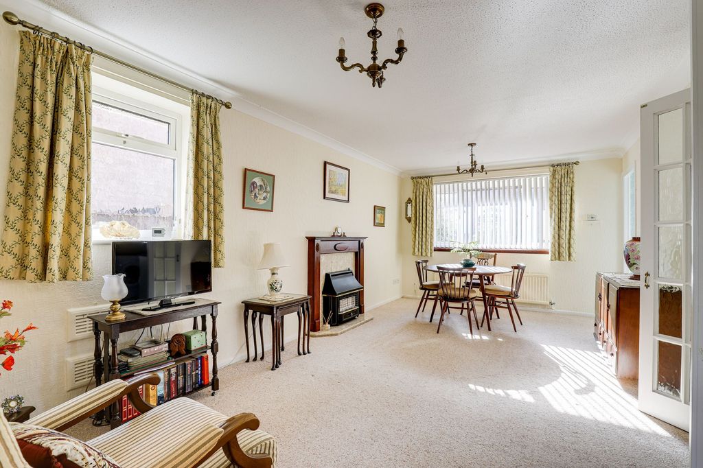 Property photo 2 of 19