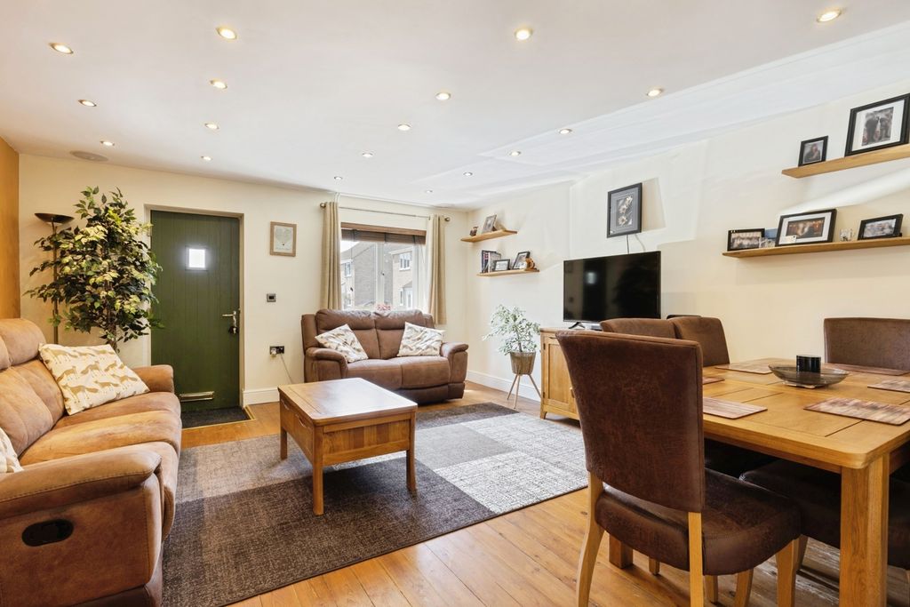 Property photo 2 of 18 Pbox-Img.Jpg