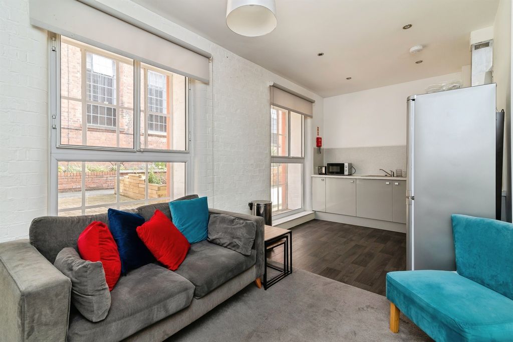 Property photo 2 of 13