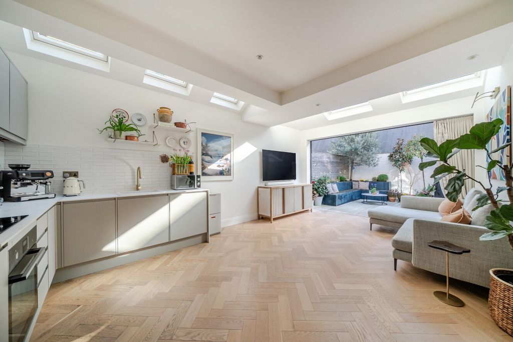 Property photo 1 of 8 Picture No. 08