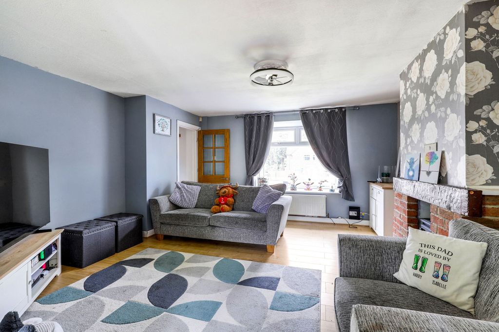 Property photo 2 of 16